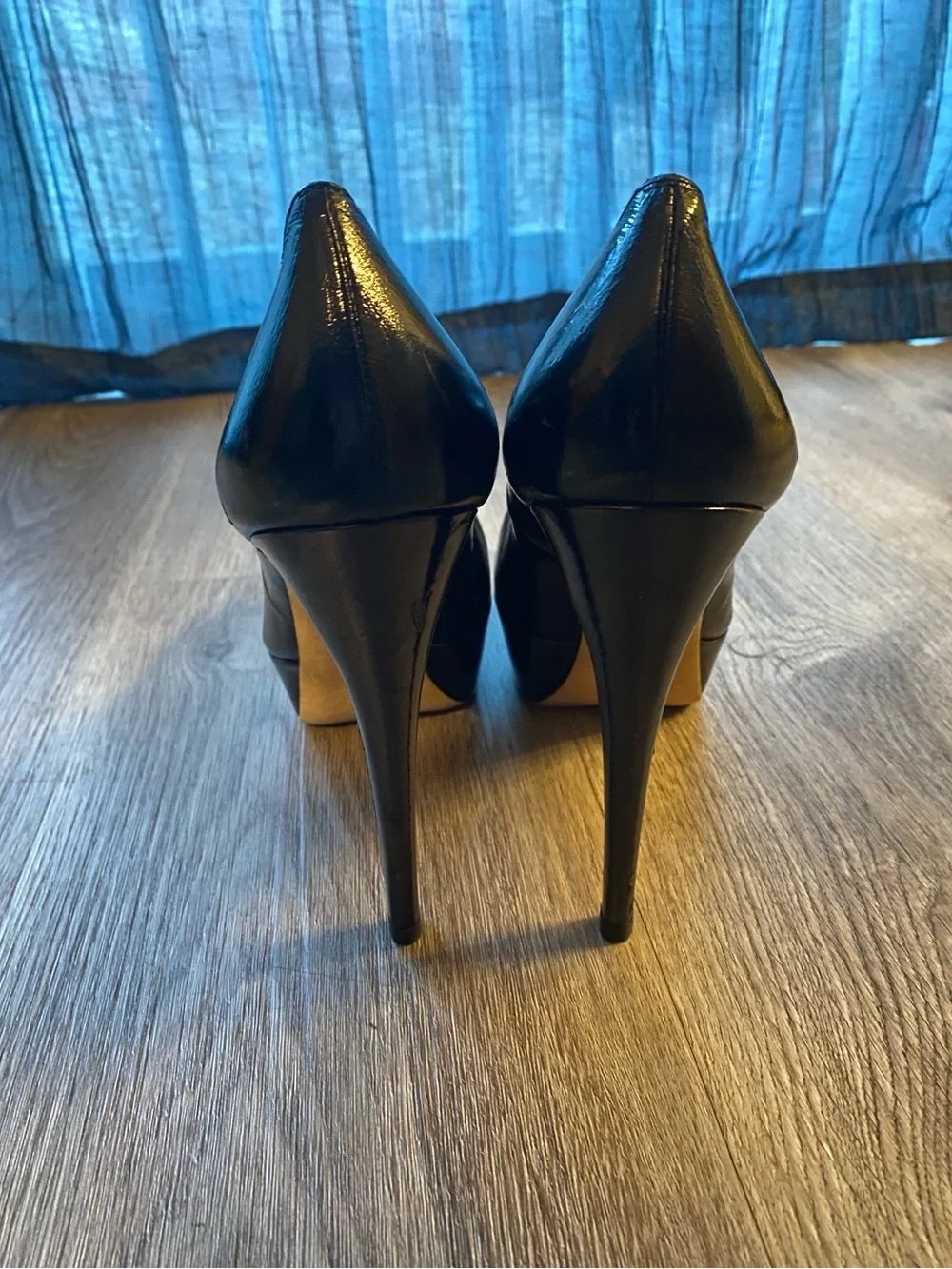 STUART WEITZMAN Platform Pumps 10 TIMELESS POWERFUL CHIC CITY NIGHT OUT DAT